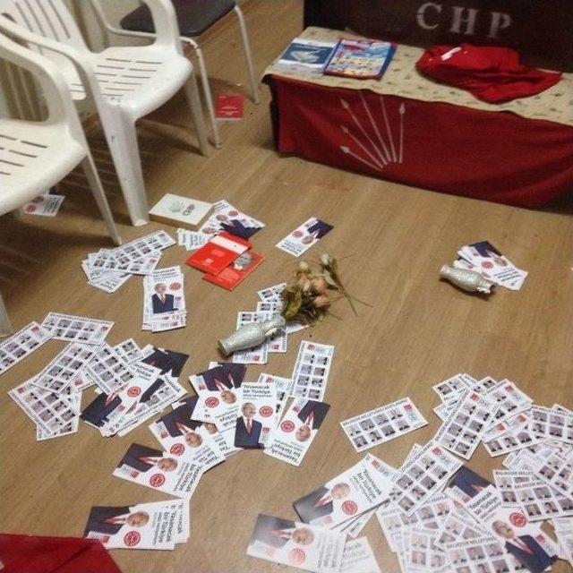 Balıkesir&rsquo;de Chp Temsilciliğine Saldırı 2
