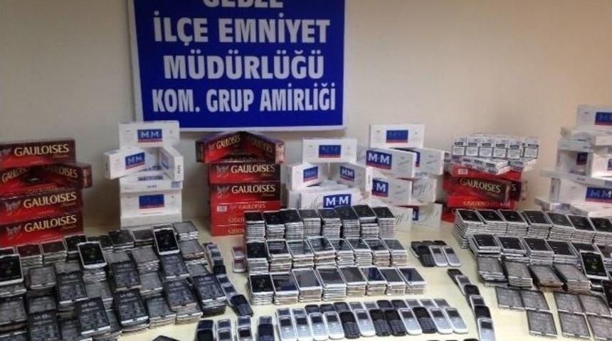 Kocaeli&rsquo;de 2 Bin 156 Adet Ka&ccedil;ak Telefon Ele Ge&ccedil;irildi