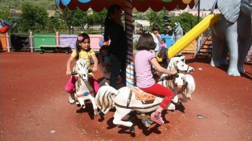 Havalar Isındı Parklar Doldu