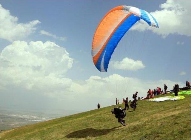 Ali Dağı Yamaç Paraşütü Kupası Heyecanı Başladı