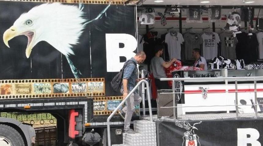 Beşiktaş&rsquo;ın Gezici Mağazası Edirne&rsquo;de