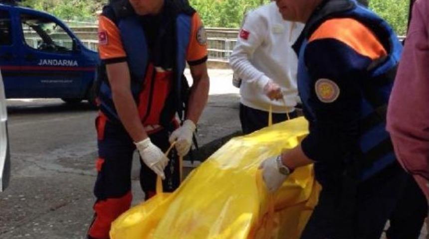 Şelalede Fotoğraf &Ccedil;ektirmek Isterken, Suya D&uuml;ş&uuml;p Boğuldu