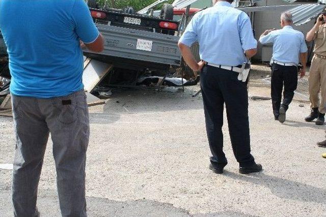 Çanakkale’de Askeri Araç Kaza Yaptı: 1 Ölü, 4 Yaralı 2