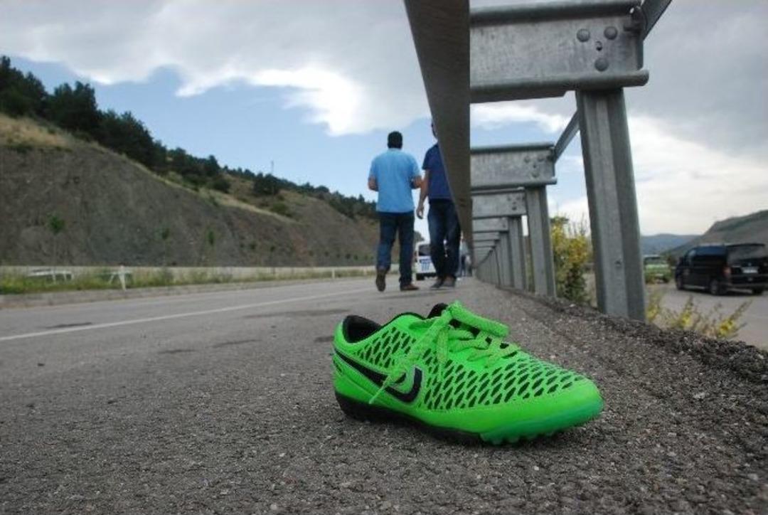 Kamyonetin &Ccedil;arptığı &Ccedil;ocuk Ağır Yaralandı