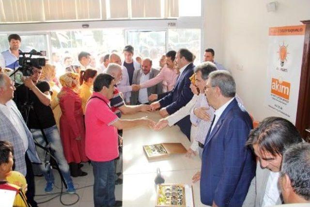 Şanlıurfa’Da Ak Parti Vekilleri Tebrikleri Kabul Etti