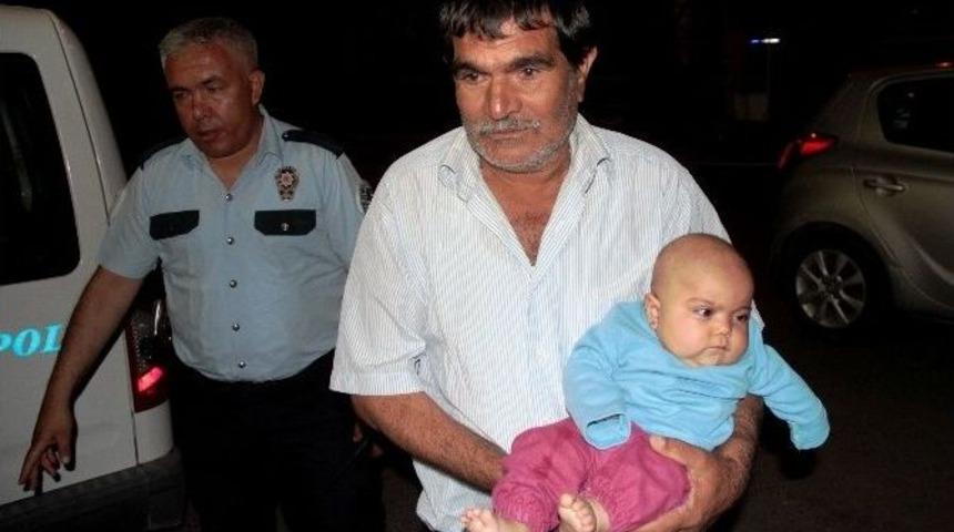 Suriyeli Kadınlar, 7 Aylık Bebeği Sokağa Bırakıp Ka&ccedil;tı