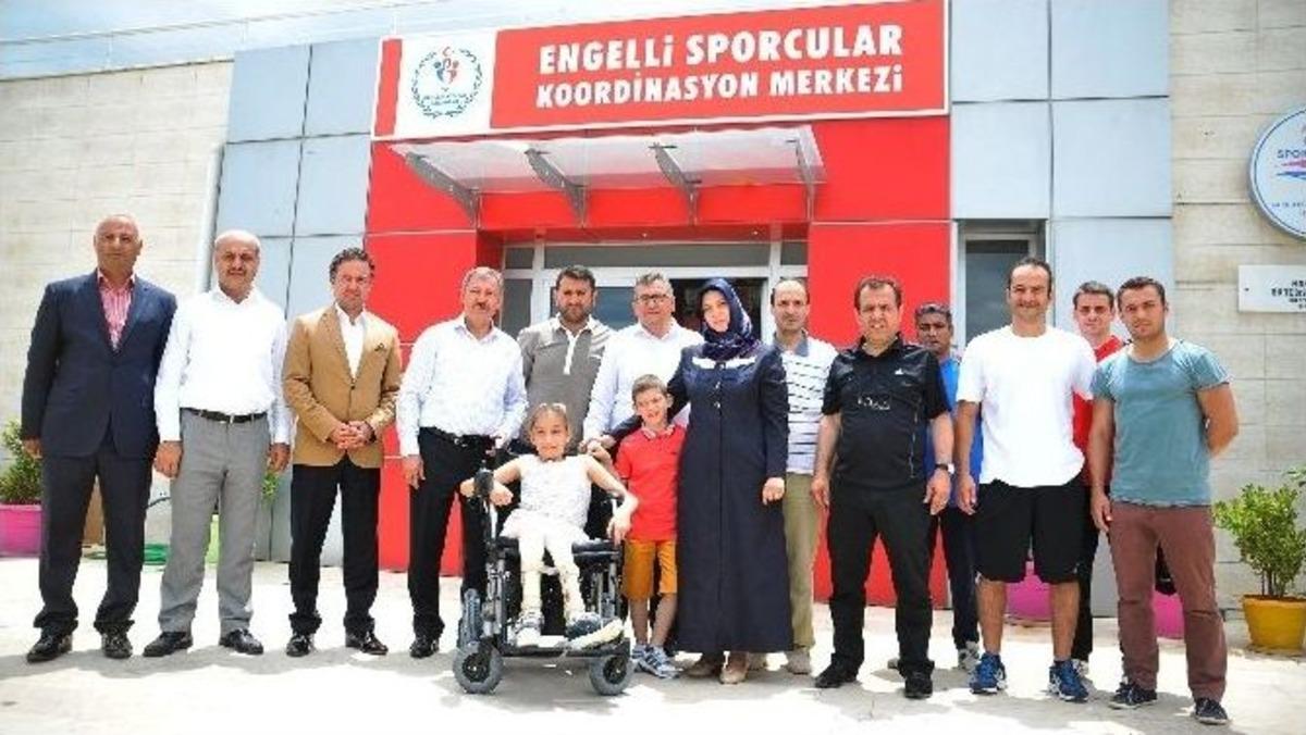 Engelli Milli Y&uuml;z&uuml;c&uuml; Ferzan&rsquo;nın Artık Y&uuml;z&uuml; G&uuml;l&uuml;yor