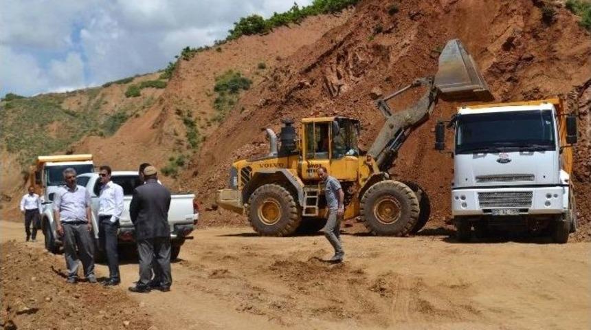 Hizan&rsquo;da Yol Yapım &Ccedil;alışması