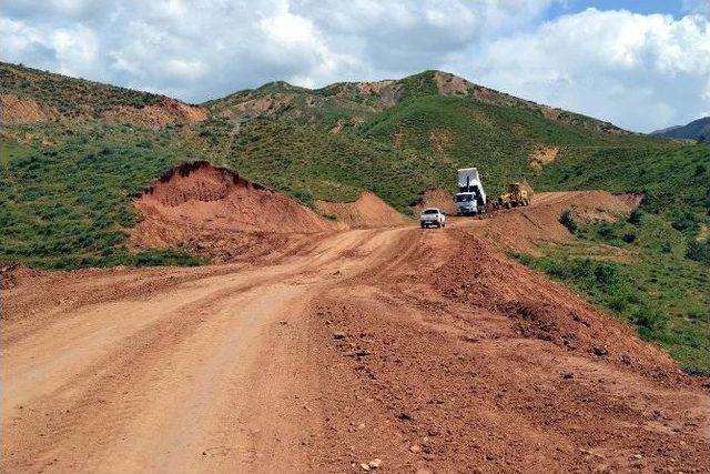 Hizan’da Yol Yapım Çalışması