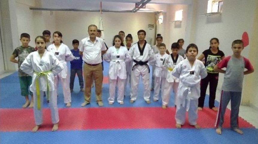 &Ouml;ğrenciler Tekvando Kursuna Yoğun İlgi G&ouml;steriyor
