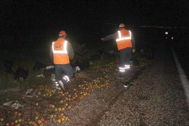 Yola Dökülen Elmalar Kazaya Neden Oldu