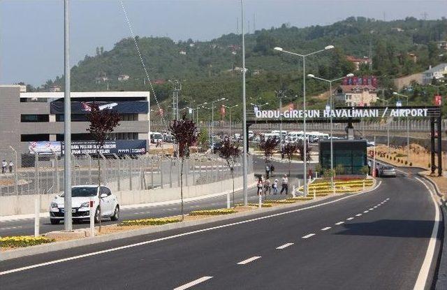 Havaalanı A&ccedil;ıldı, Oteller Doldu 3