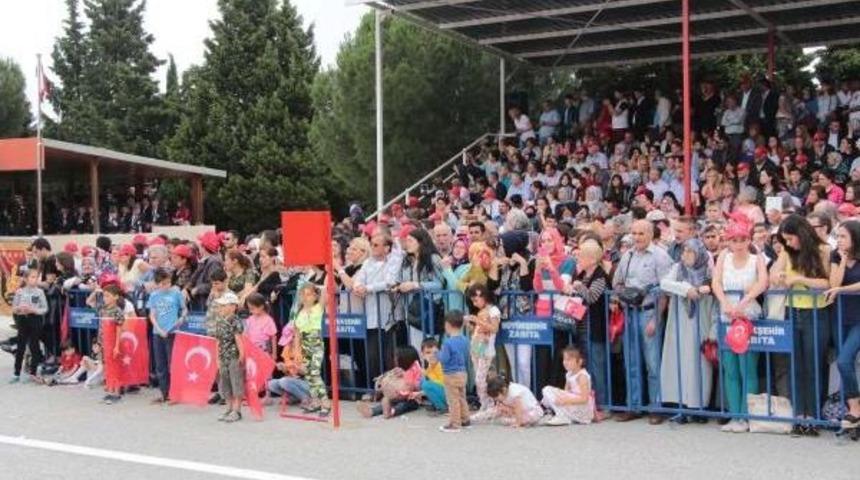 Manisa'da 4 Bin 883 Acemi Er Yemin Etti