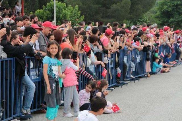 Manisa'da 4 Bin 883 Acemi Er Yemin Etti