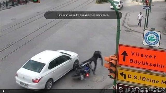 Eskişehir&rsquo;de Mobesa Kameralara Yansıyan Trafik Kazaları 1