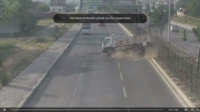 Eskişehir&rsquo;de Mobesa Kameralara Yansıyan Trafik Kazaları 2