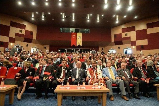 Trakya Üniversitesi ’akademik Başarı Ve Mezuniyet Töreni’ Yapıldı