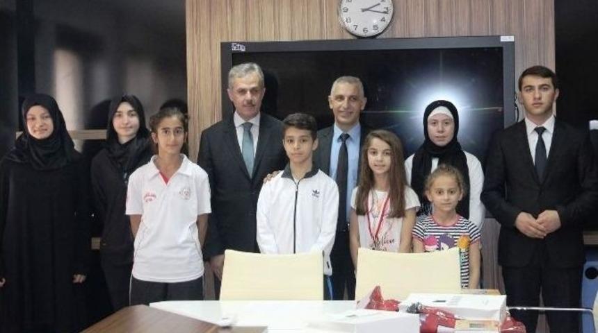 Başarılı &Ouml;ğrencilere Tablet