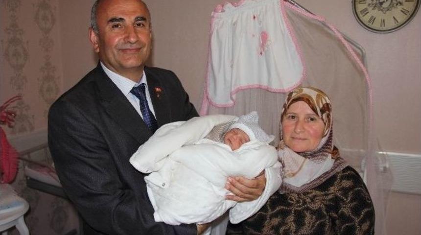 Şehit Askerin Adı Yeğenine Verildi