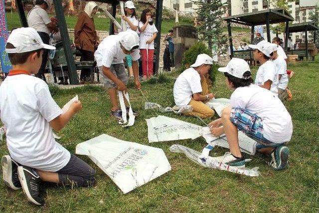 Çocuklara Geri Dönüşüm Ve Hediyeleşme Pazarı