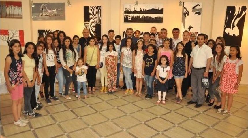 Başkan Alıcık, Atat&uuml;rk Ortaokulu&rsquo;nun Sergi A&ccedil;ılışına Katıldı
