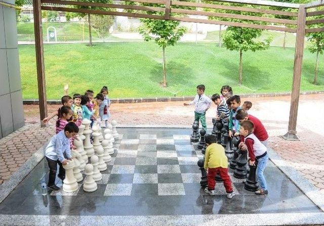 Şehitkamil Belediyesi Satranç Merkezi Minik Öğrencileri Ağırlıyor