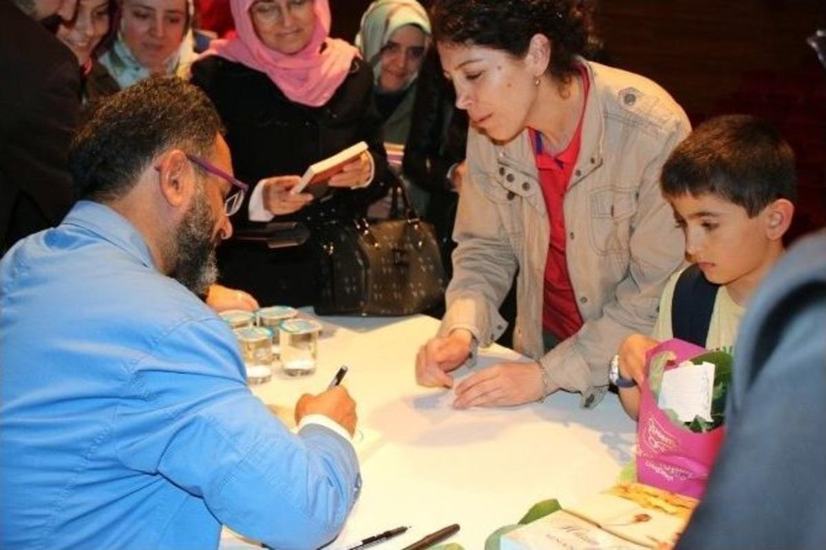 Sinan Yağmur, Serdivan Kongre Merkezi&rsquo;nde Okurlarıyla Buluştu