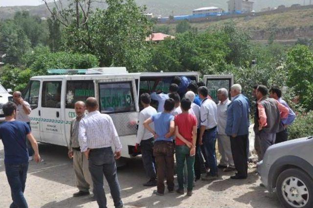 Pkk'lının Mezarı Açılarak Cenazesi Ailesine Teslim Edildi