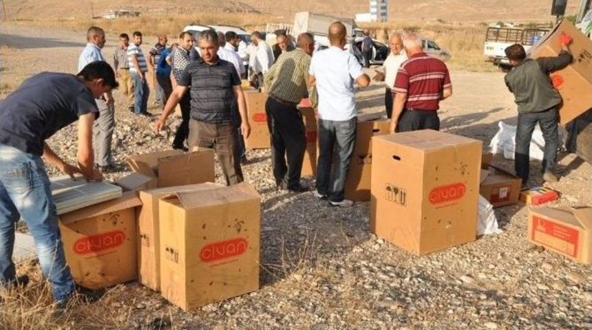 Cizre&rsquo;de Arı Yetiştiricilerine Arılı Kovan Dağıtıldı