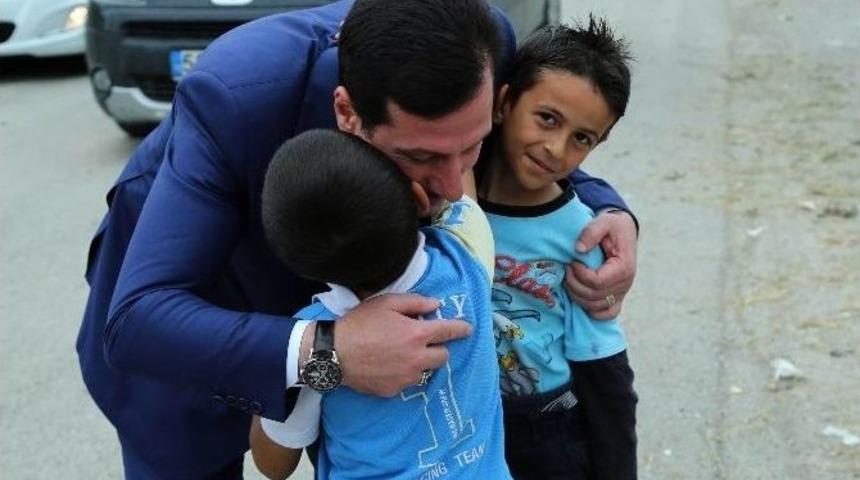 Başkan Tok’tan Çocuklara ’halı Saha’ Sözü