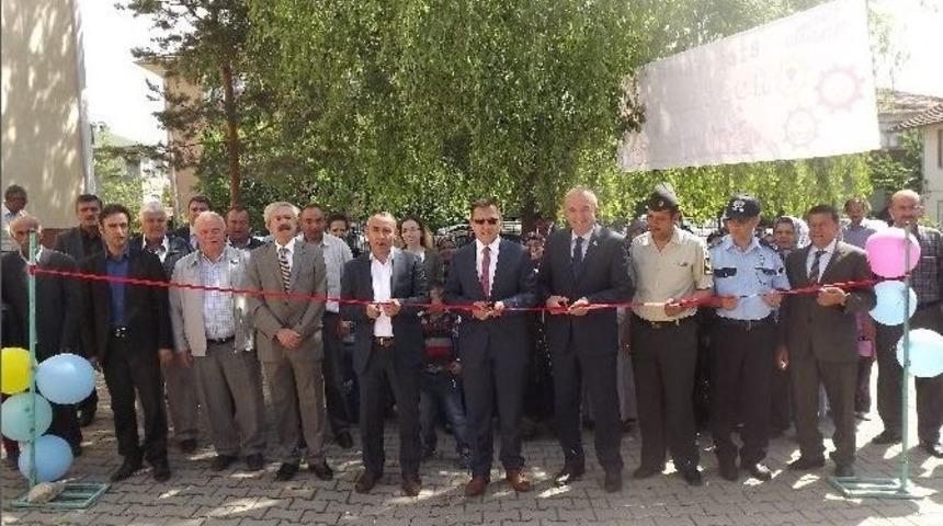 Ortaokul &Ouml;ğrencilerinin Bilim Fuarı Coşkusu