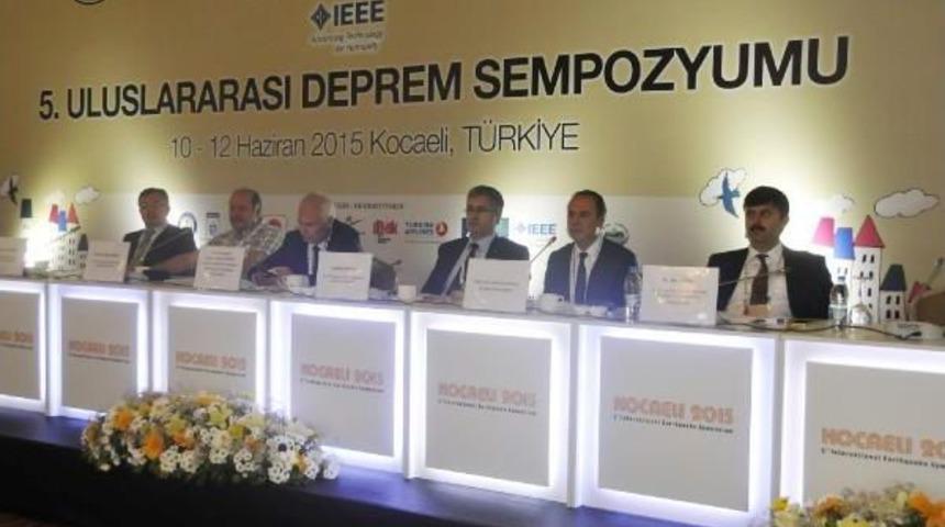 Deprem Sempozyumunda Şok Uyarılar: 1509 Depremi Tekrarlanırsa 450-500 Bin Kişi &Ouml;lebilir