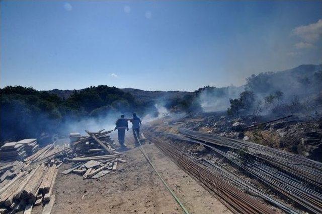 Bodrum’da Makilik Alanda Çıkan Yangın Korkuttu