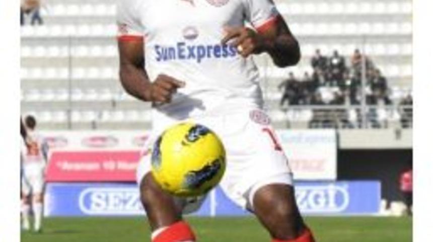 Antalyaspor&rsquo;un Eski Futbolcusu Ali Zituni Kalp Krizi Ge&ccedil;irdi