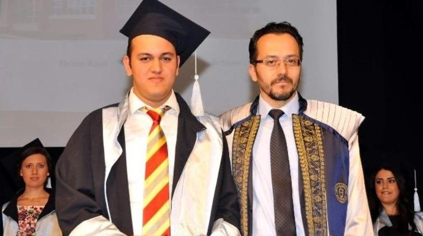 Adü Rektörü Bircan, Mezuniyet Sevincine Ortak Oldu