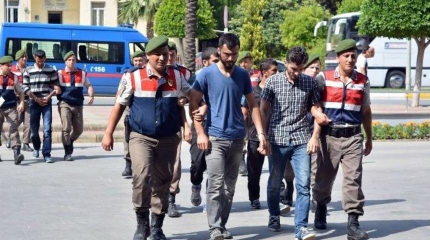 Manavgat&rsquo;ta Cinayet Zanlıları Adliyeye &Ccedil;ıkartıldı