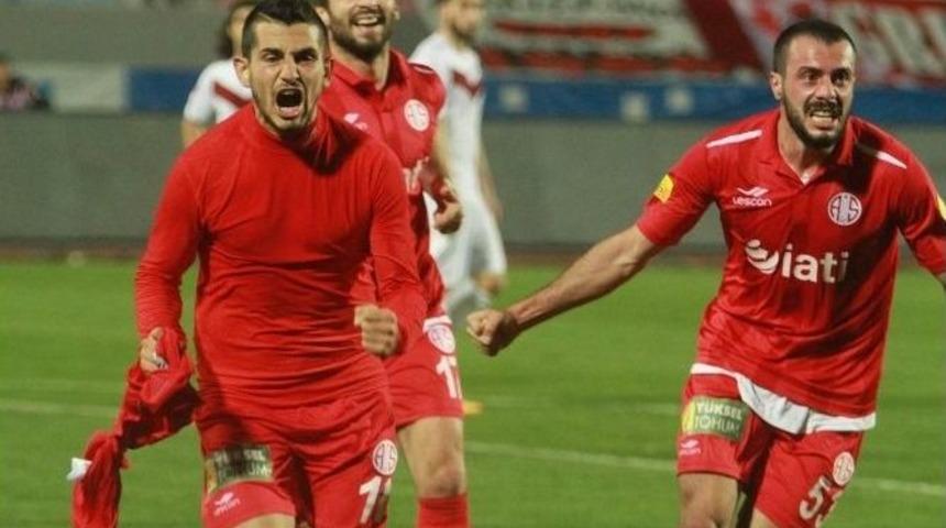 Antalyaspor&rsquo;un İstikrar Abidesi Emrah Başsan