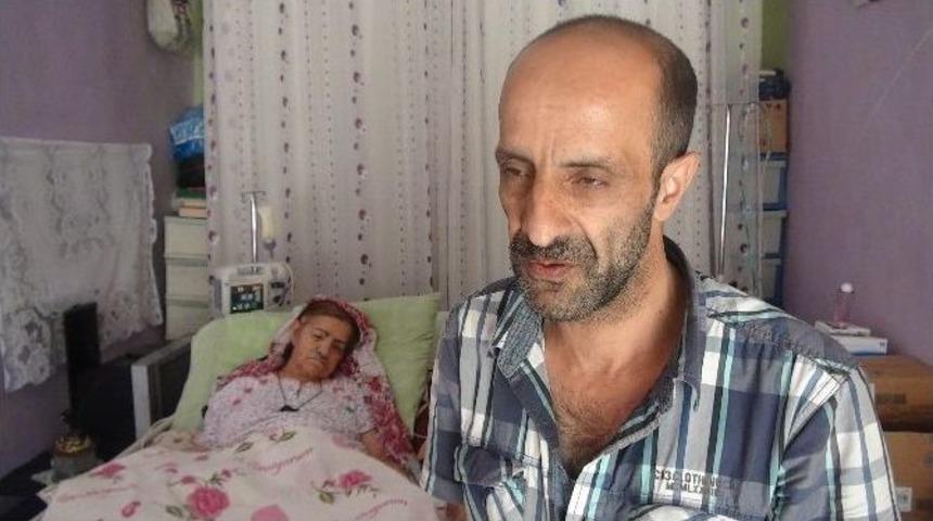 Yatalak Annesine G&ouml;z&uuml; Gibi Bakıyor