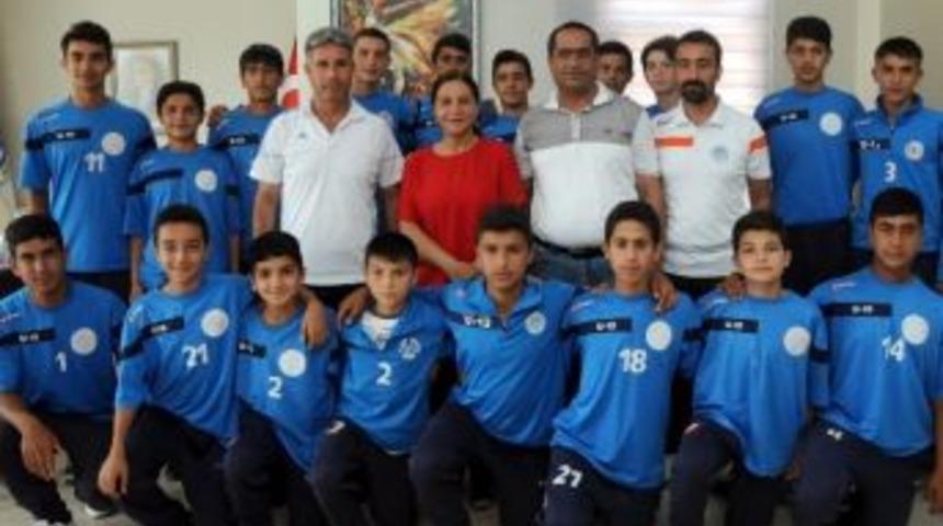 Akdeniz Belediyespor U14 Futbol Takımı 4&rsquo;l&uuml; Finallere Kaldı