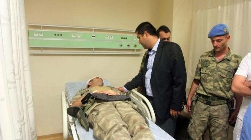Vali Vekili Yılmaz, Yaralı Askerleri Ziyaret Etti