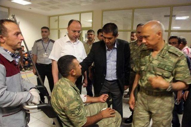 Vali Vekili Yılmaz, Yaralı Askerleri Ziyaret Etti 2