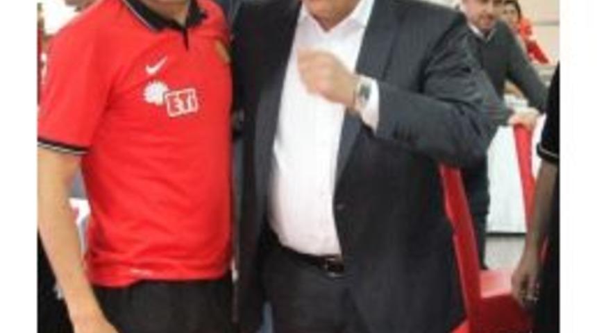 H&uuml;rriyet G&uuml;cer Eskişehispor&rsquo;u İcraya Verdi