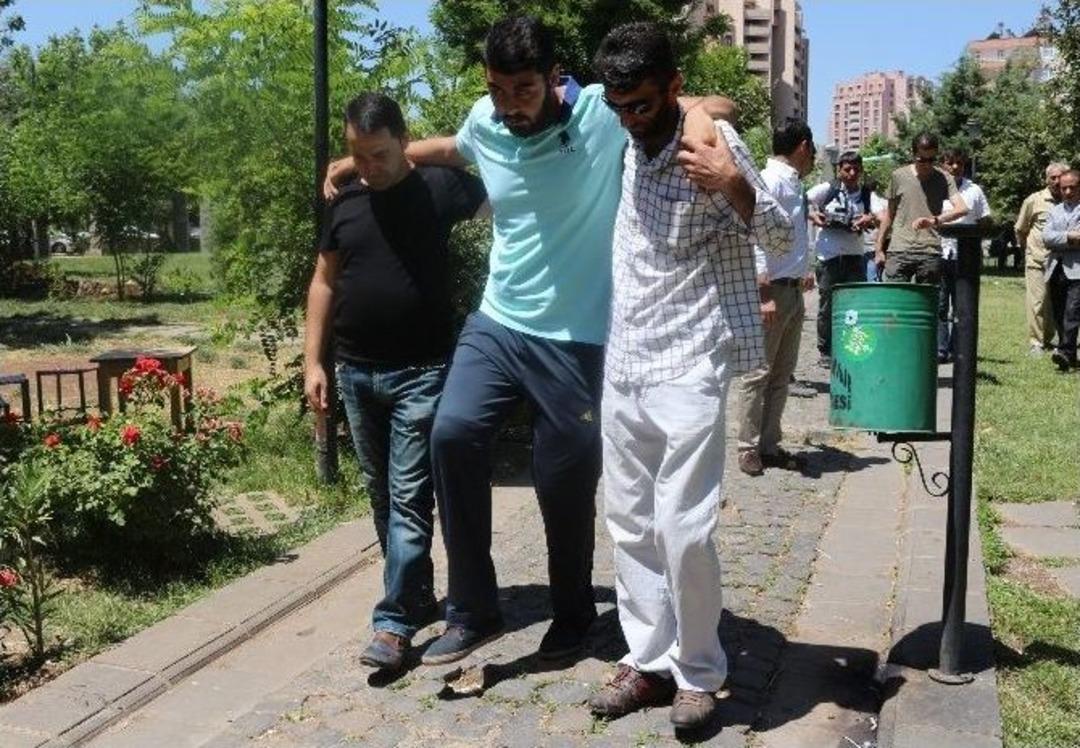 Gazeteciler, Meslektaşlarına Yapılan Saldırıları Protesto Etti