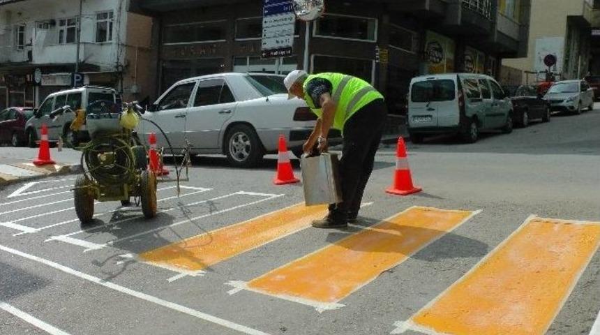 Ak&ccedil;akoca&rsquo;da Trafik İşaretleme &Ccedil;alışmaları Yapılıyor