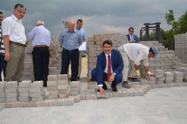 Şehzadeler’de Hedef 100 Bin Metrekare Parke Taşı 1