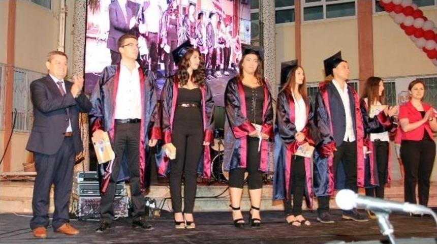 Borsa Lisesi&rsquo;nin Mezuniyet Sevinci
