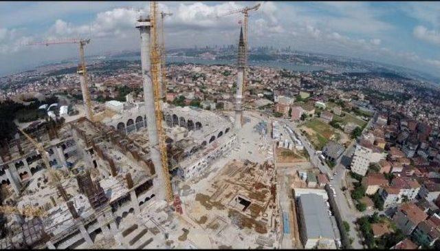 &Ccedil;amlıca Camiine 90 Metreye Ilk Bayrak &Ccedil;ekildi 3