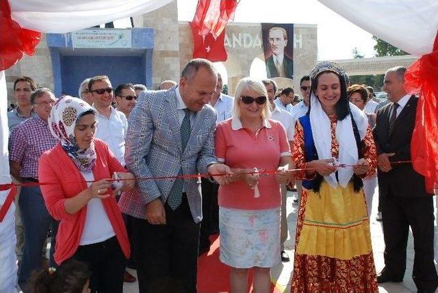 Didim Halk Eğitim Merkezinin Yıl Sonu Sergisi Beğeni Topladı