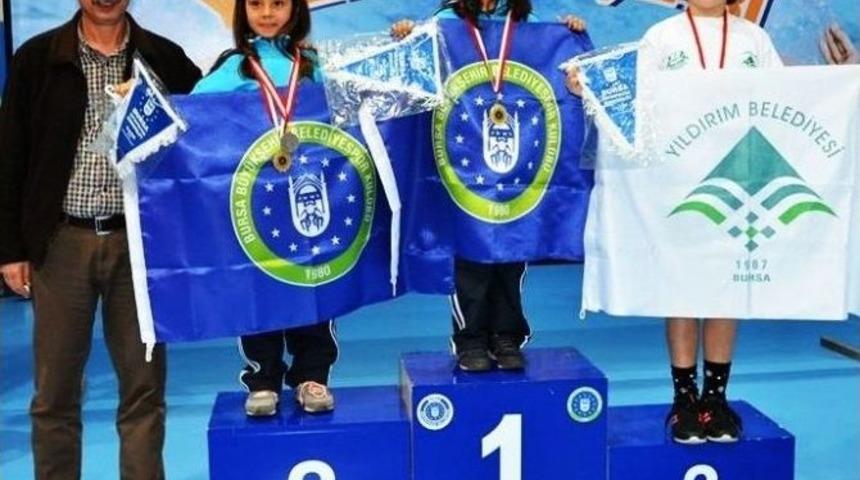 B&uuml;y&uuml;kşehirli Y&uuml;z&uuml;c&uuml;lerden K&uuml;rs&uuml;ye Ambargo