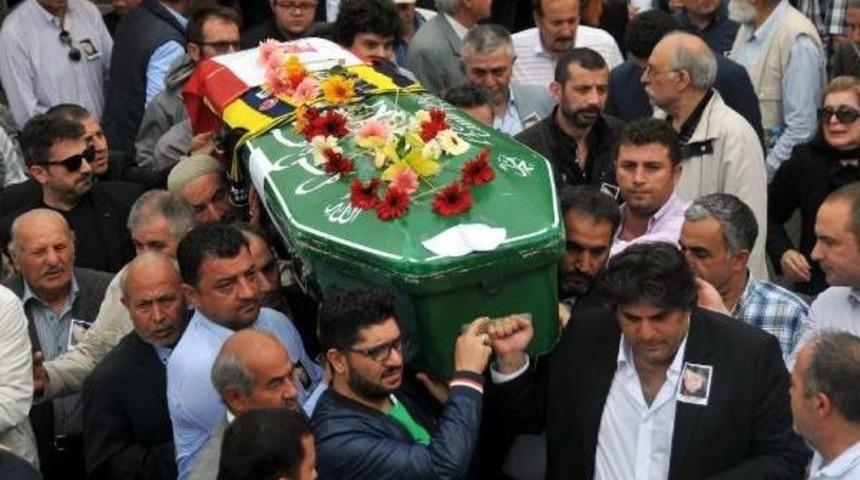 Sivasspor'un Eski Başkanı Ak&ccedil;a Son Yolculuğuna Uğurlandı